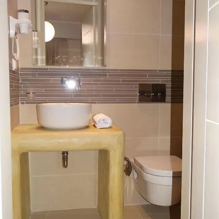 Naxos Oceamo 4*