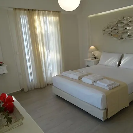 Naxos Oceamo Pensión 4*