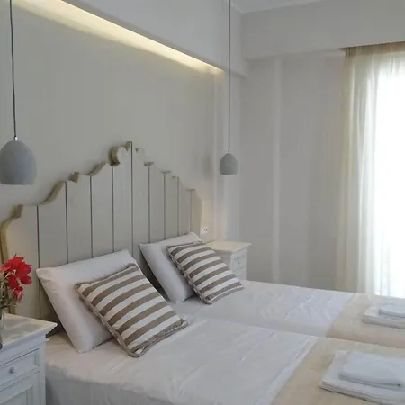 Naxos Oceamo Pensión 4*