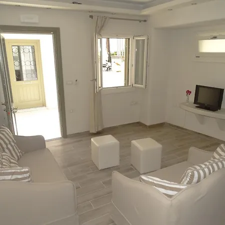 Naxos Oceamo Pensión 4*