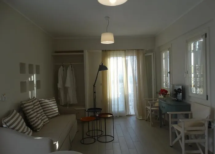 בית הארחה Naxos Oceamo Naxos City